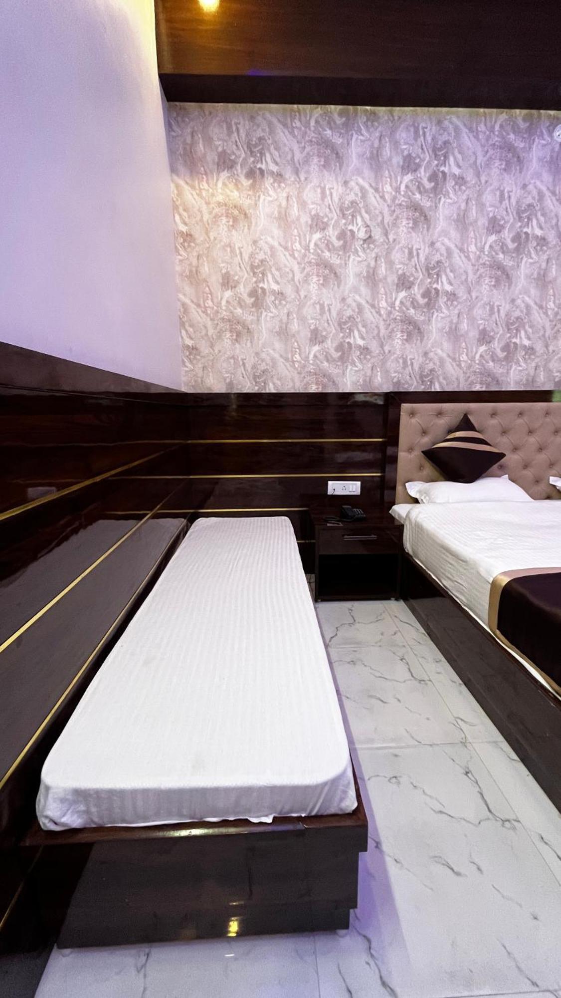 Mangalam Grand Hotel Lucknow Exterior photo